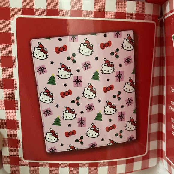 Hello Kitty Christmas Throw Blanket - Picture 6 of 7